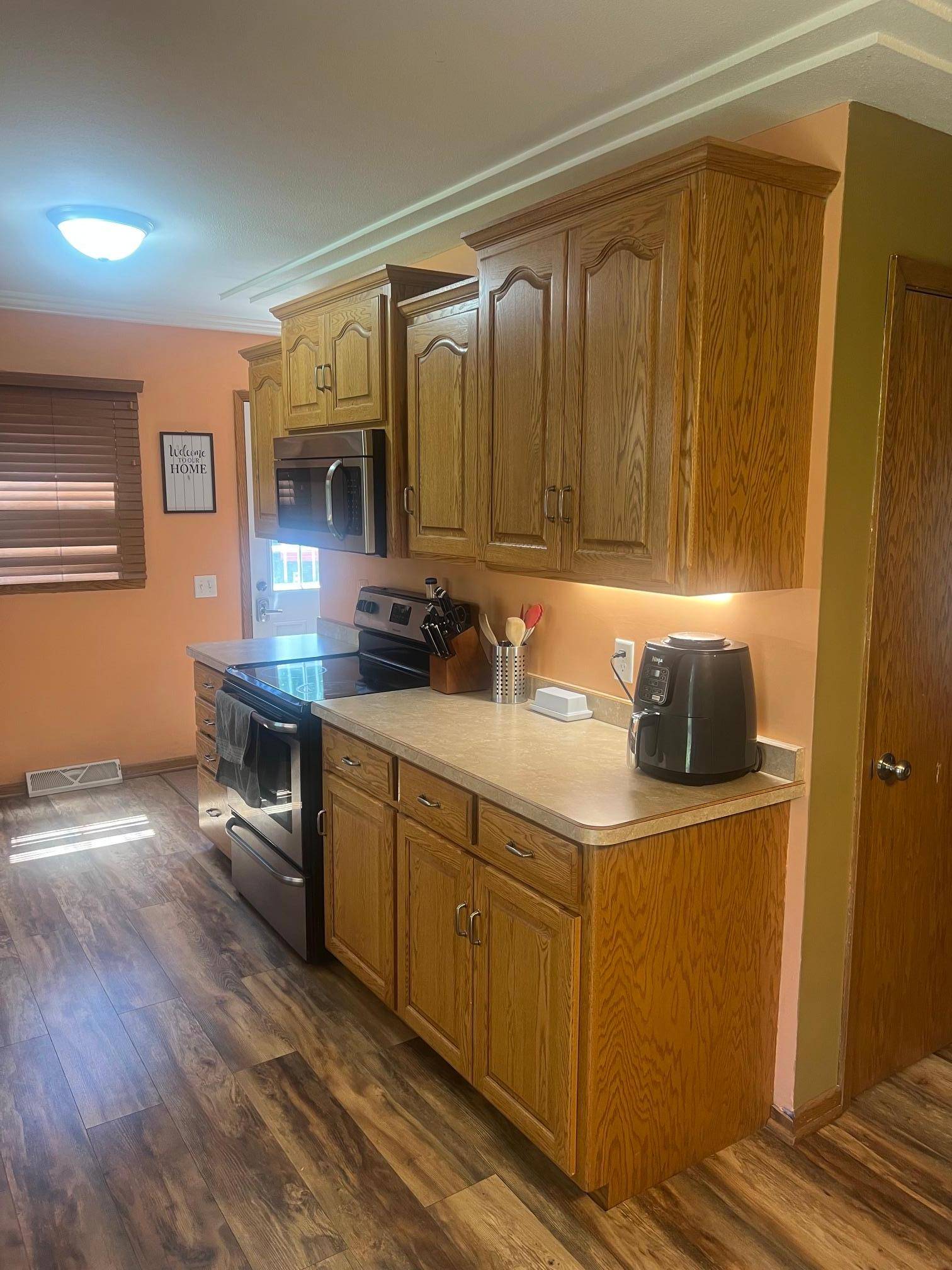 415 S Yale AVE, Litchfield, MN 55355
