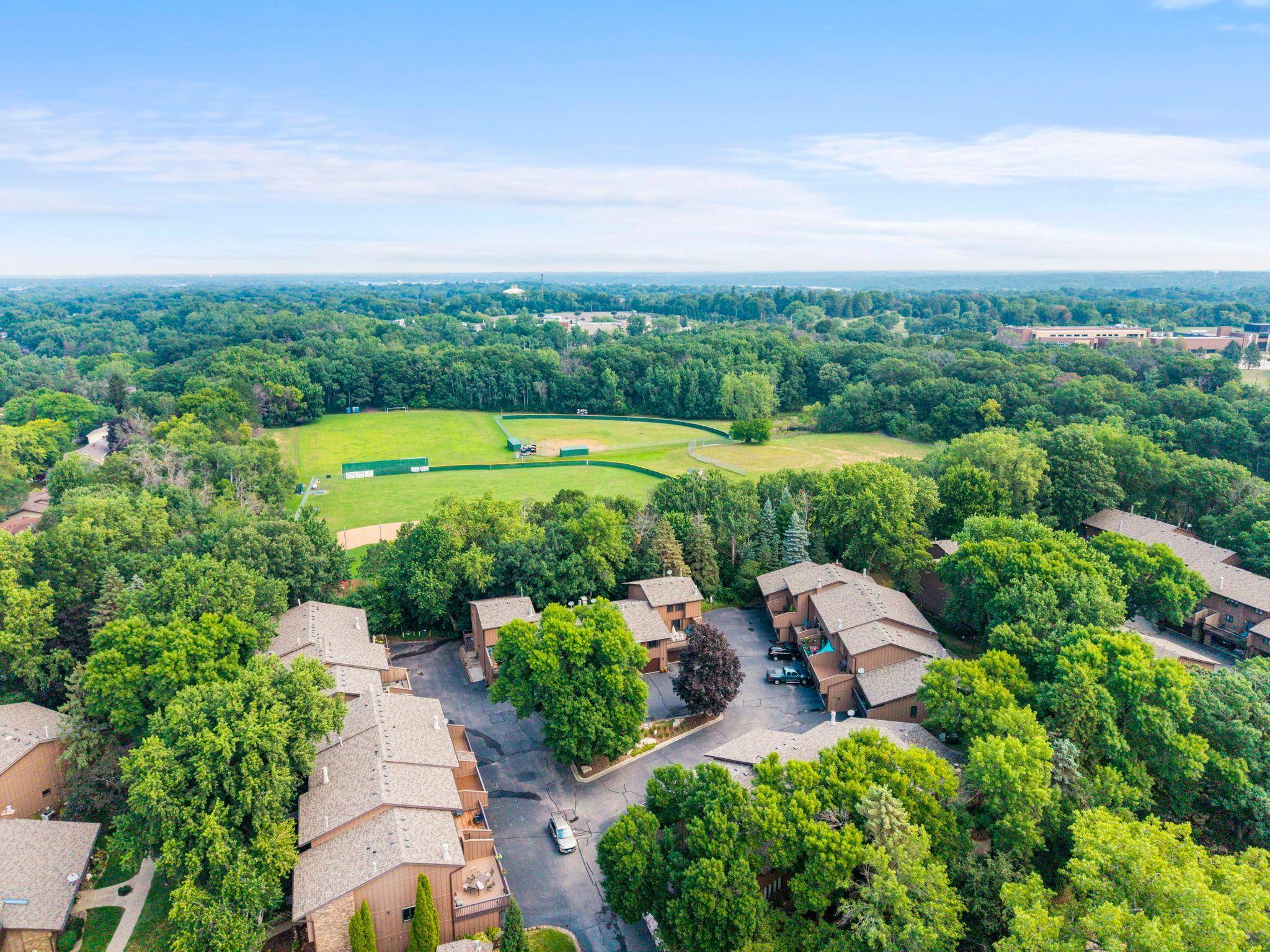 2628 Sumac RDG, White Bear Lake, MN 55110