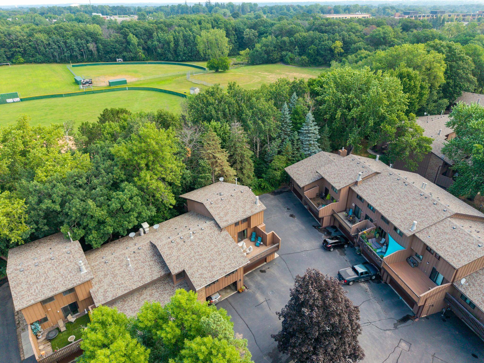 2628 Sumac RDG, White Bear Lake, MN 55110