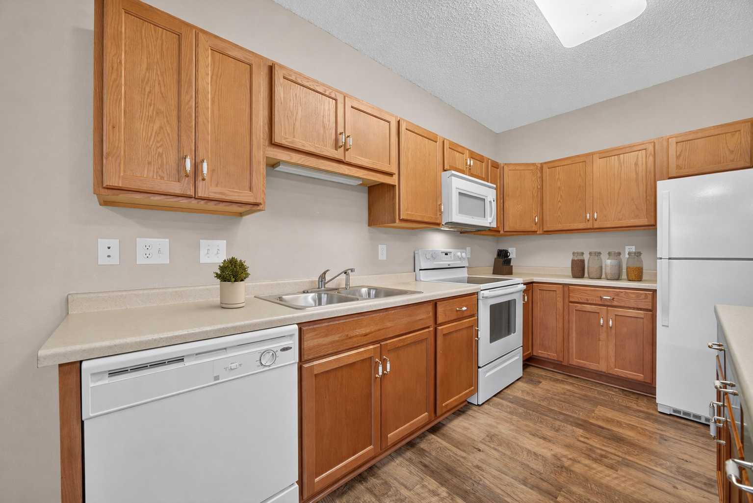 1880 3rd AVE NW #211, Rochester, MN 55901