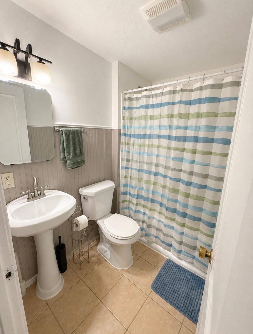 1712 Arlington AVE E, Saint Paul, MN 55106