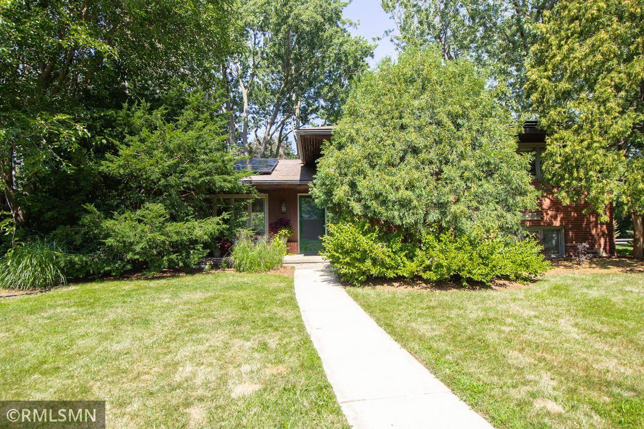 1 Hingham CIR, Mendota Heights, MN 55118