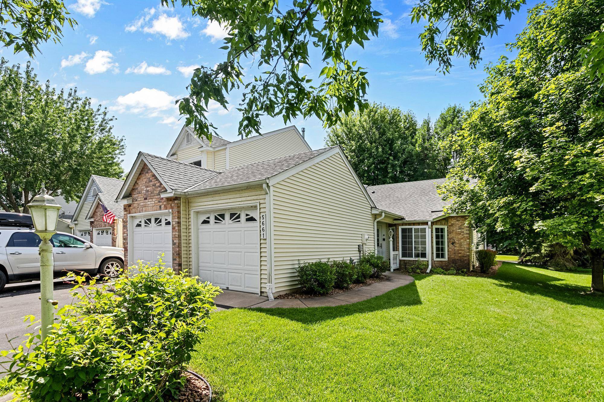 5661 Donegal CT, Shoreview, MN 55126