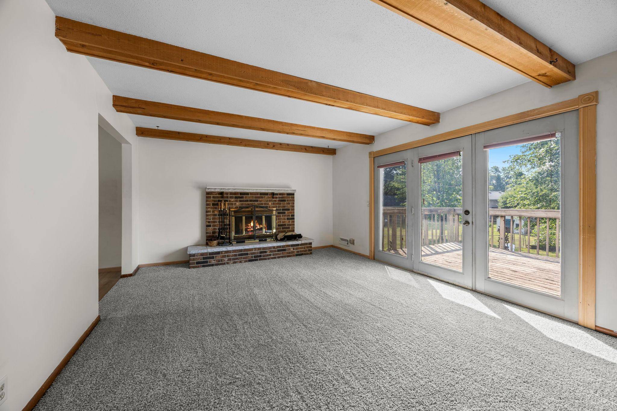168 Linden CIR, Apple Valley, MN 55124