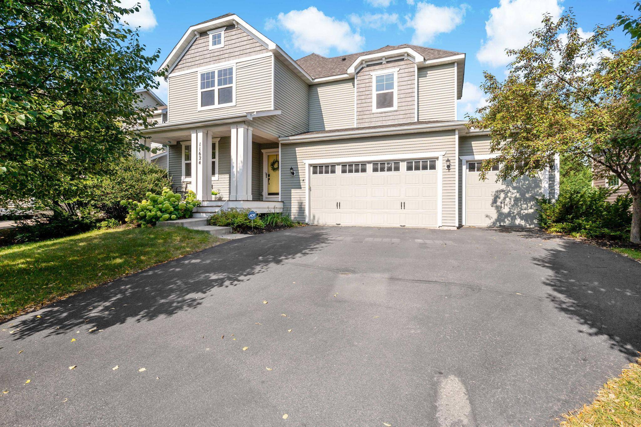 11624 Ivywood CIR, Woodbury, MN 55129
