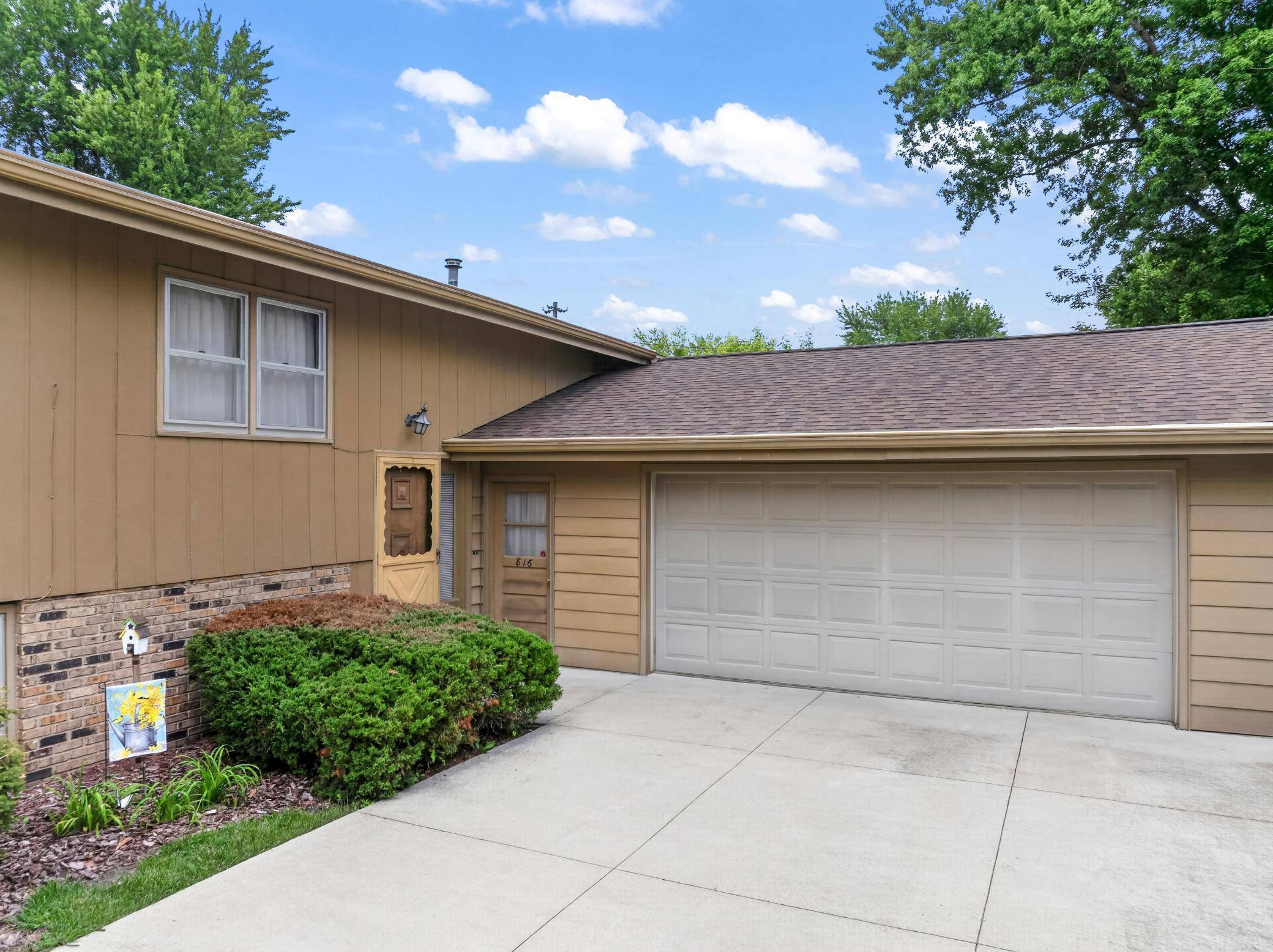 816 1st AVE NW, Byron, MN 55920