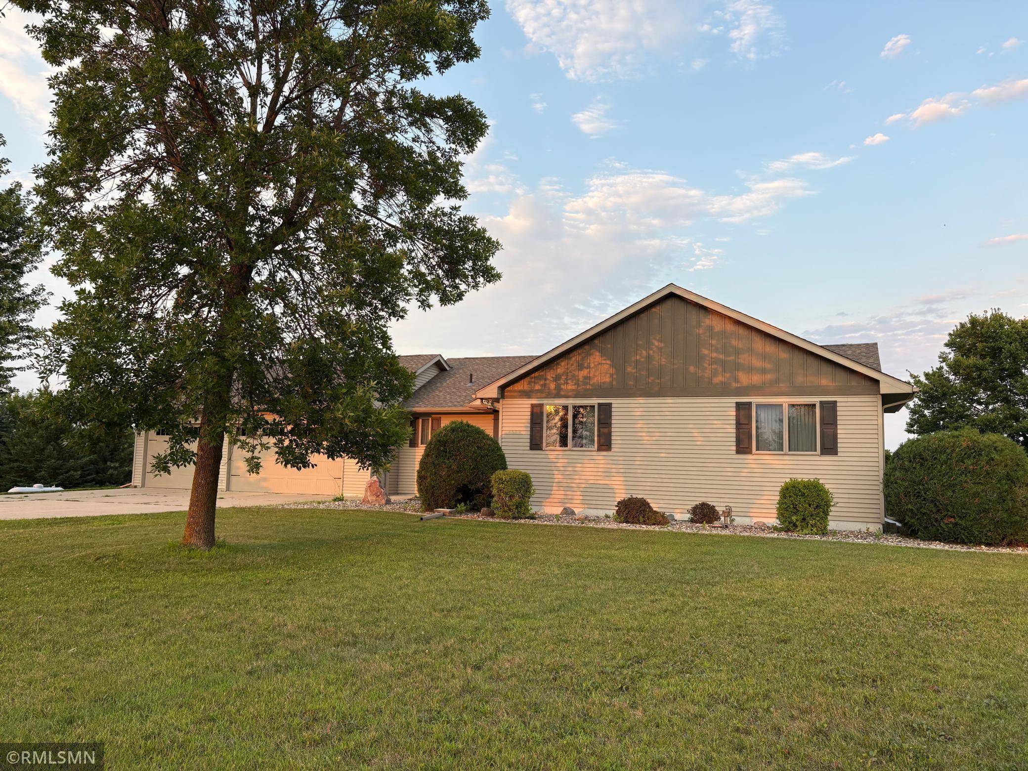 17135 705th AVE, Dassel, MN 55325