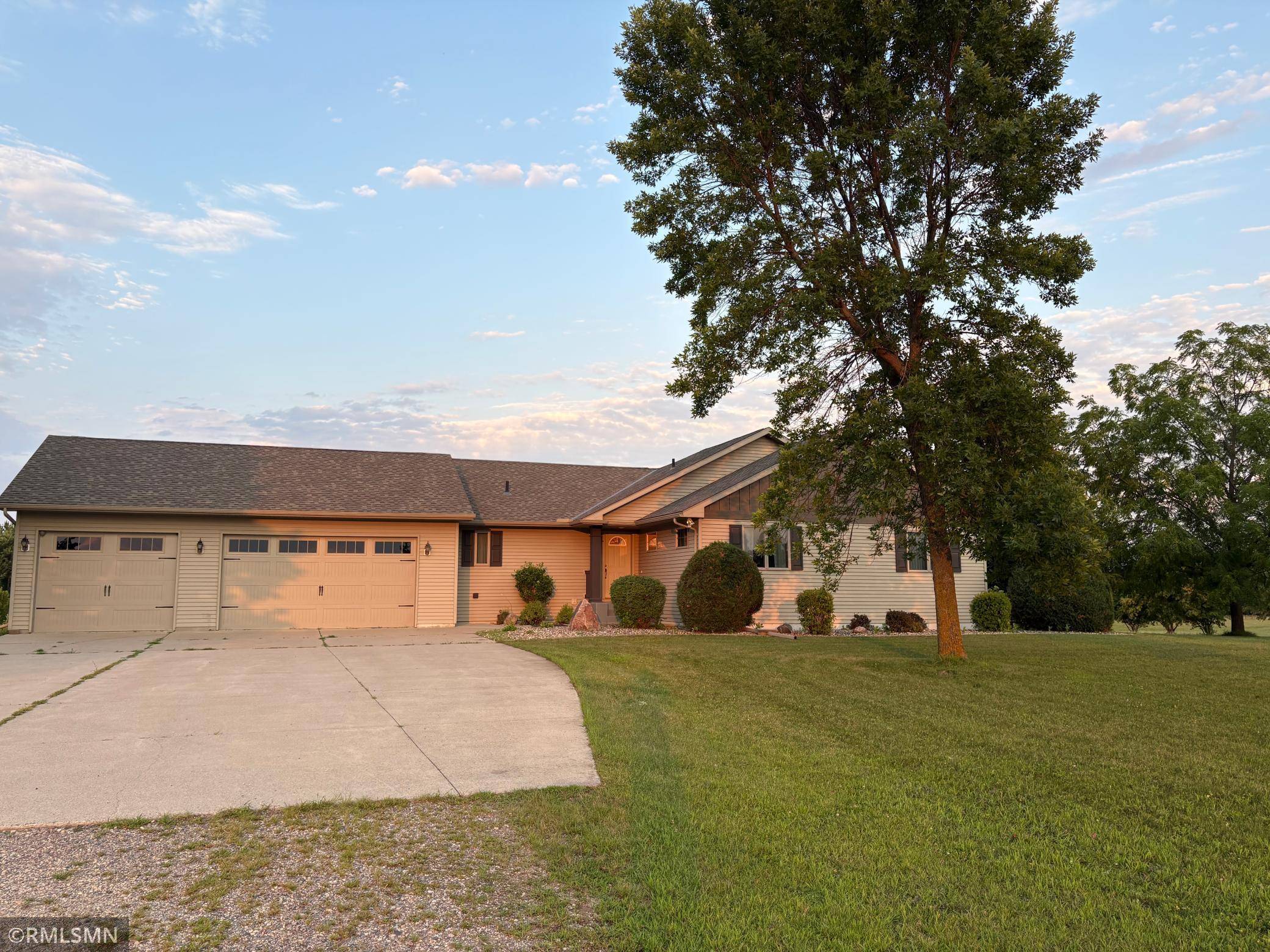 17135 705th AVE, Dassel, MN 55325
