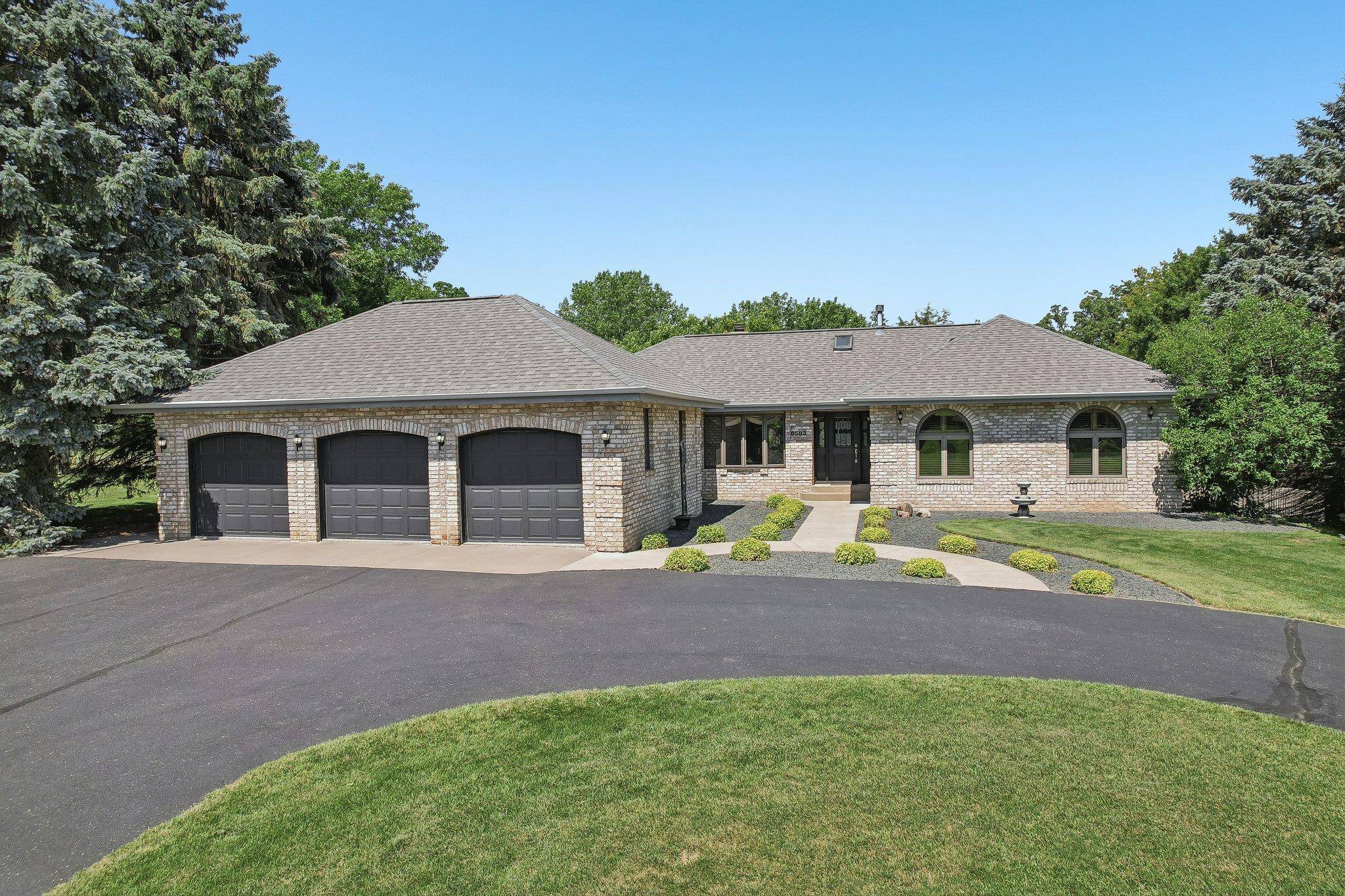 8583 Bower PATH, Inver Grove Heights, MN 55076