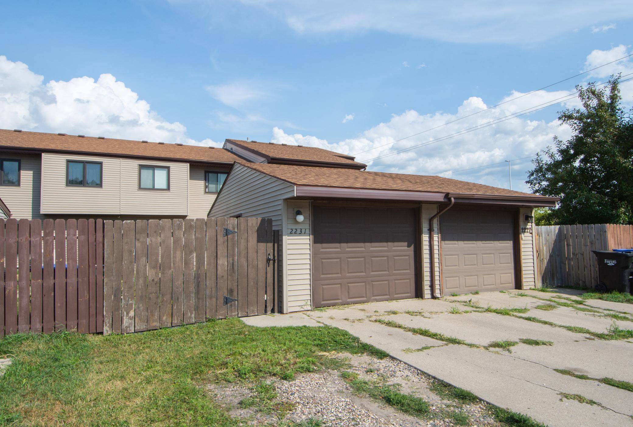 2231 32nd AVE S, Fargo, ND 58103