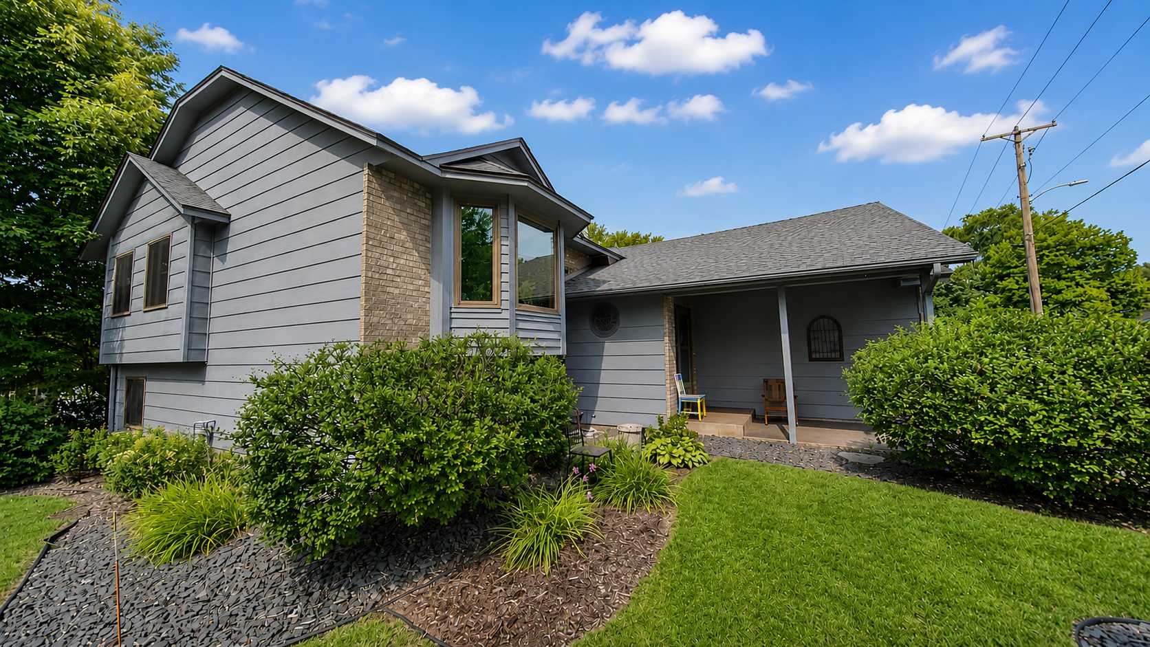 940 Douglas CT, Anoka, MN 55303