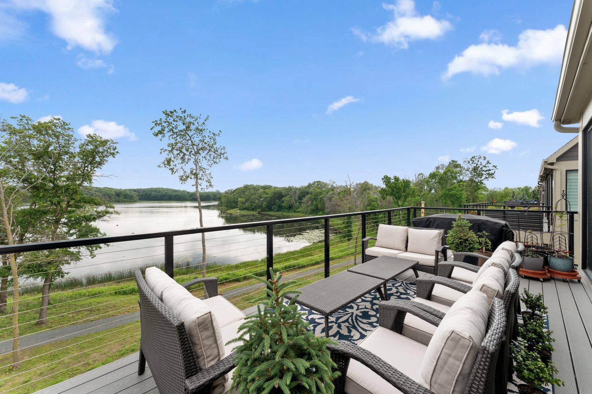 4855 Linden Cove LN, Savage, MN 55378