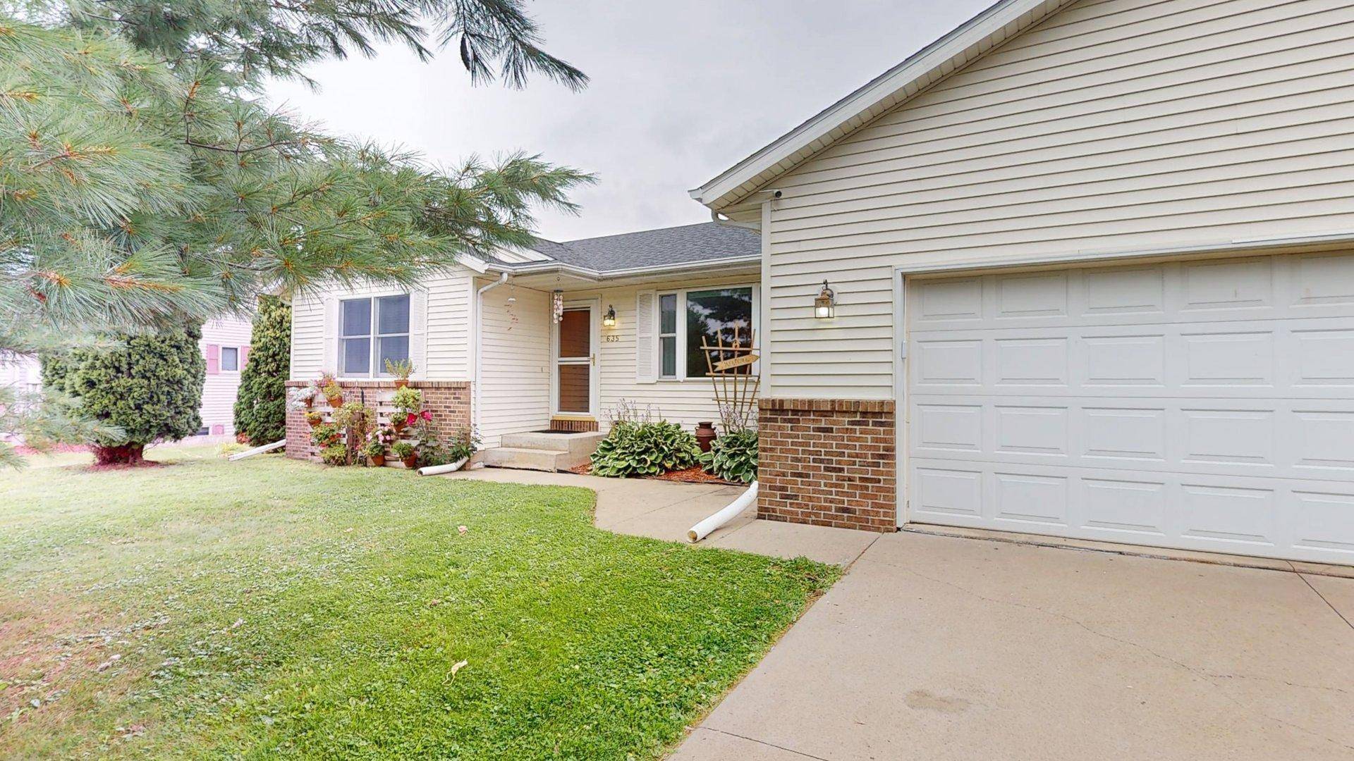 635 NW 6th ST NW, Plainview, MN 55964