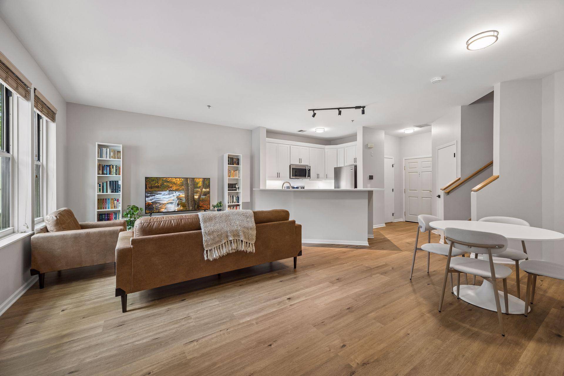 600 N 2nd ST #102, Minneapolis, MN 55401