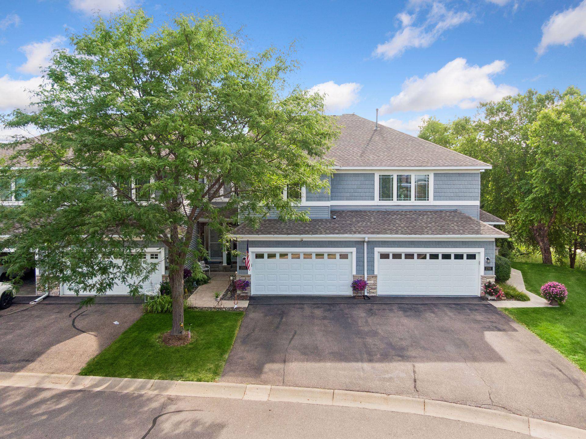 2703 Spy Glass DR, Chaska, MN 55318