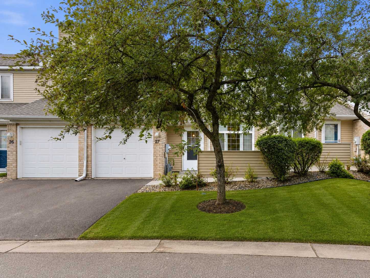 2280 Ranchview LN N #27, Plymouth, MN 55447
