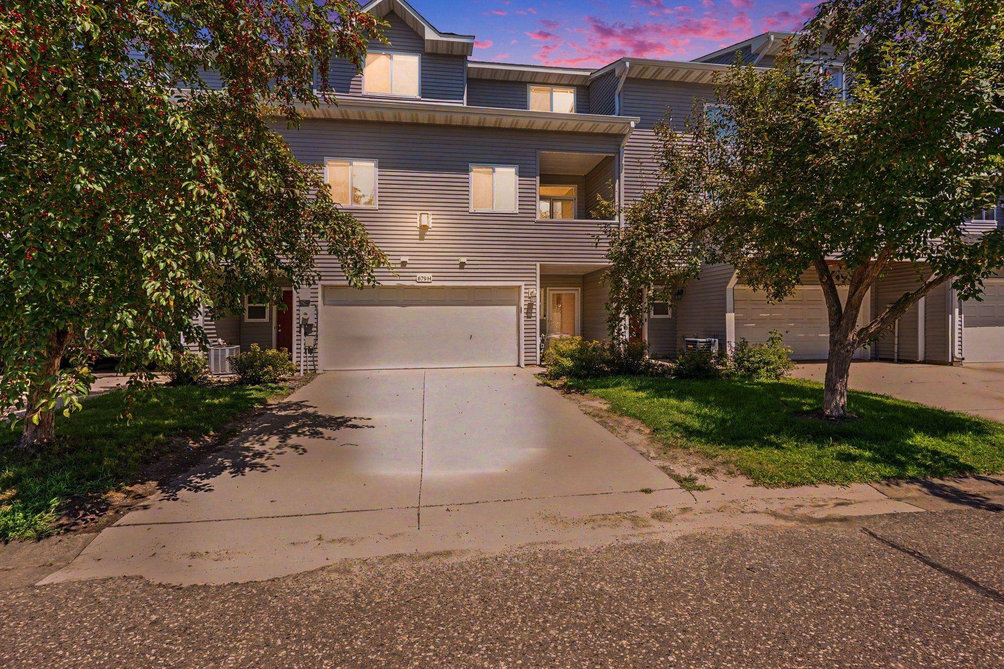 679 Woodduck DR #H, Woodbury, MN 55125
