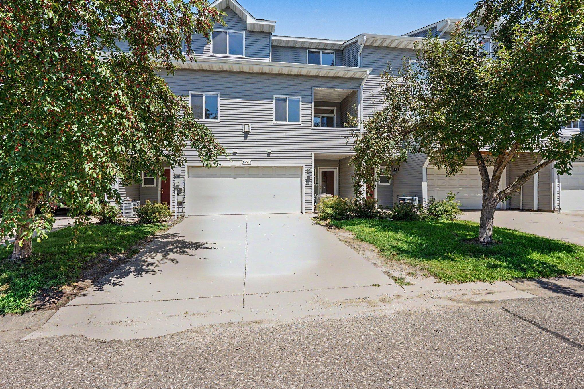679 Woodduck DR #H, Woodbury, MN 55125