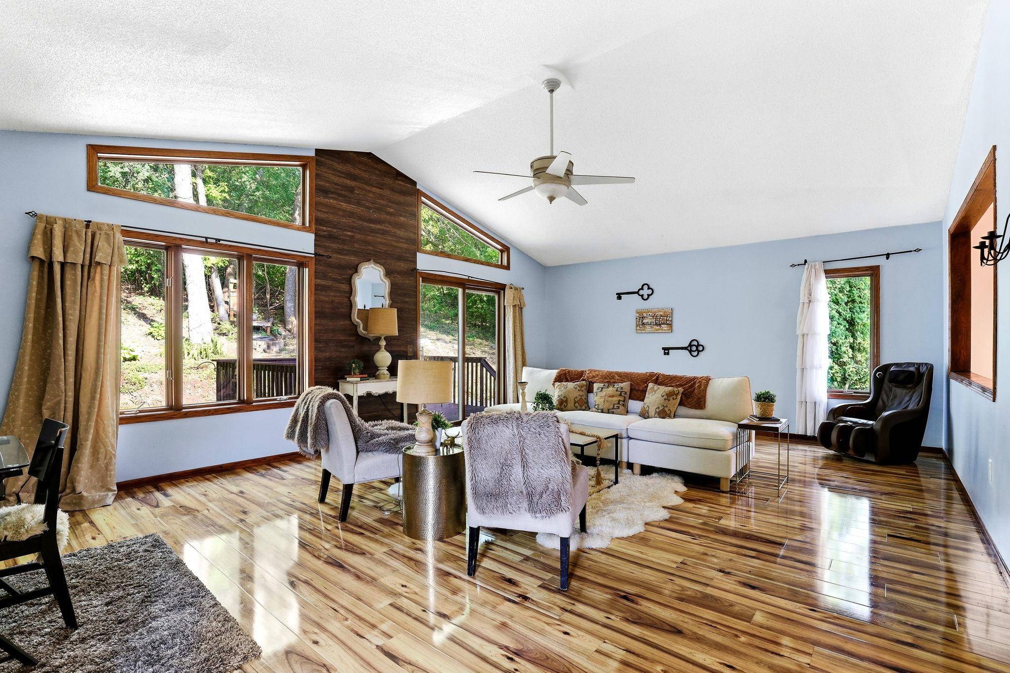 13229 Court PL, Burnsville, MN 55337