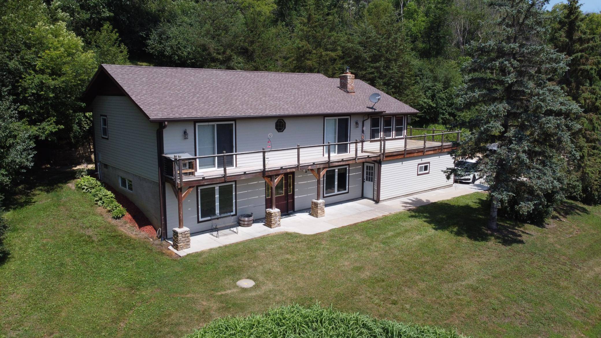 8325 Skunk Hollow TRL, Cannon Falls, MN 55009