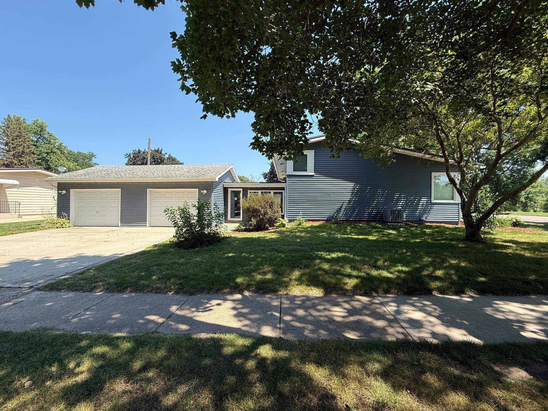 1103 8 1/2 ST SE, Rochester, MN 55904