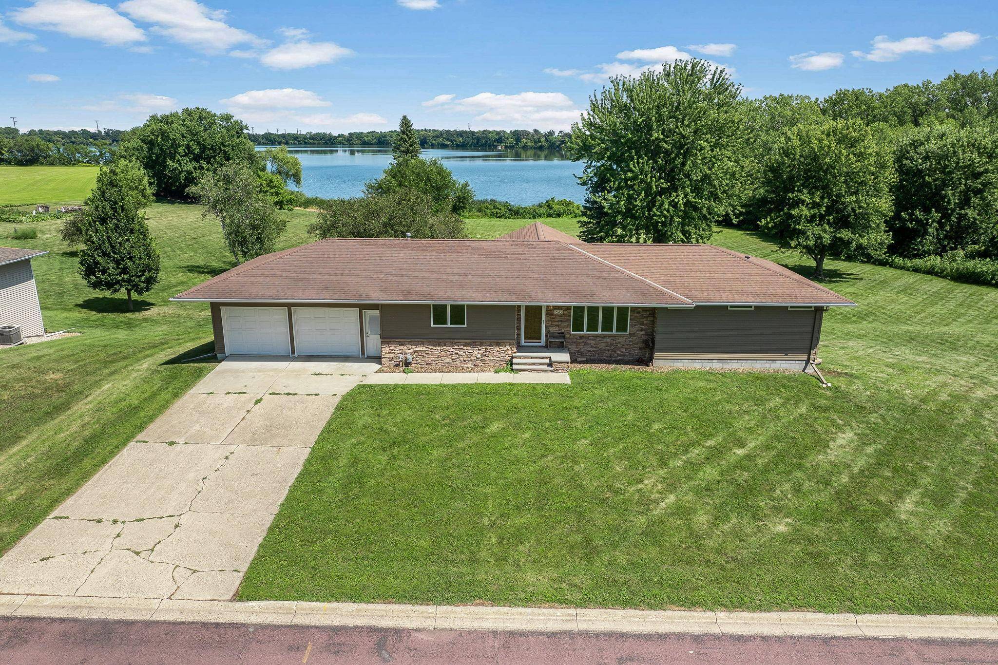 326 Fox Lake AVE, Sherburn, MN 56171