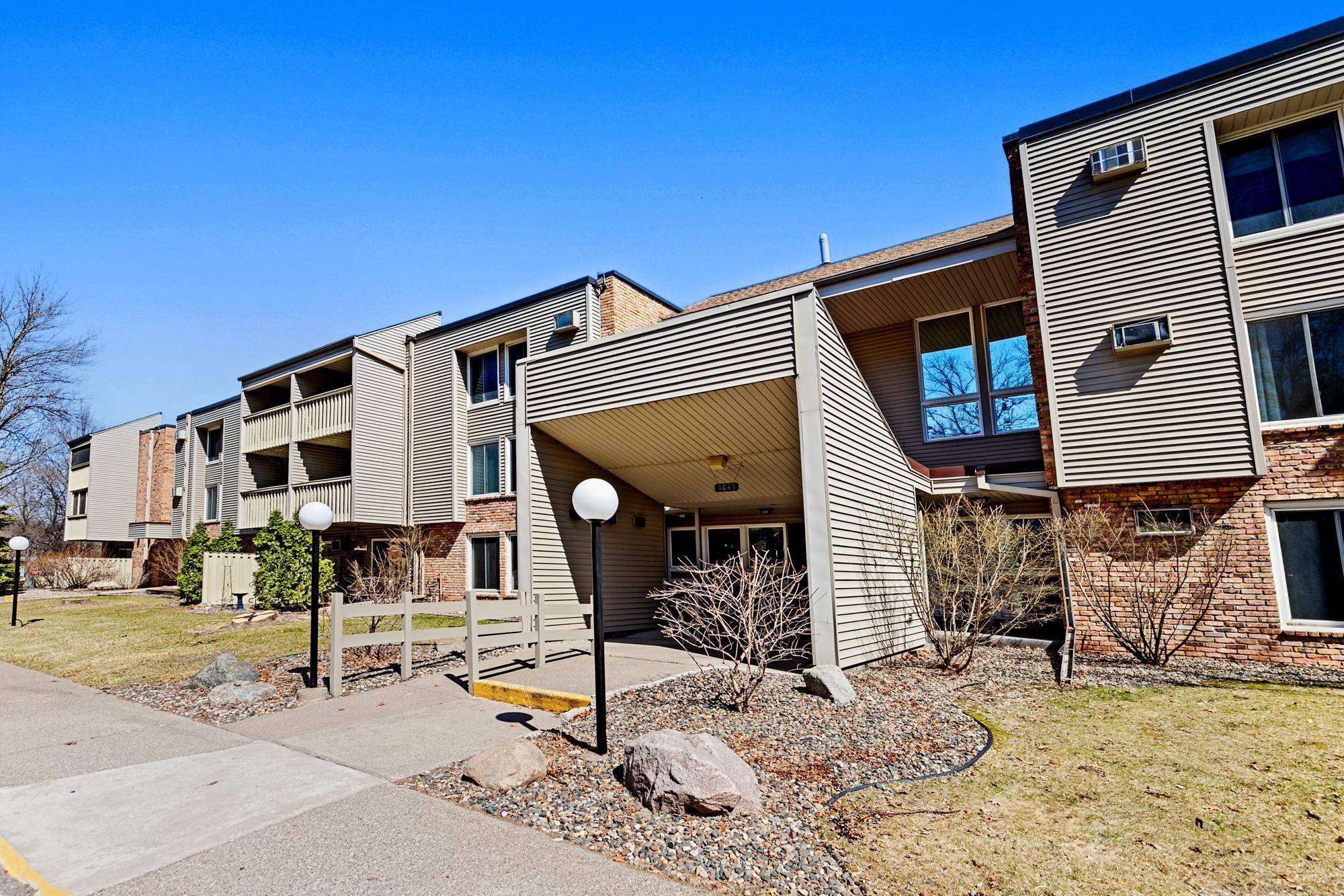 4045 Hodgson RD #309, Shoreview, MN 55126