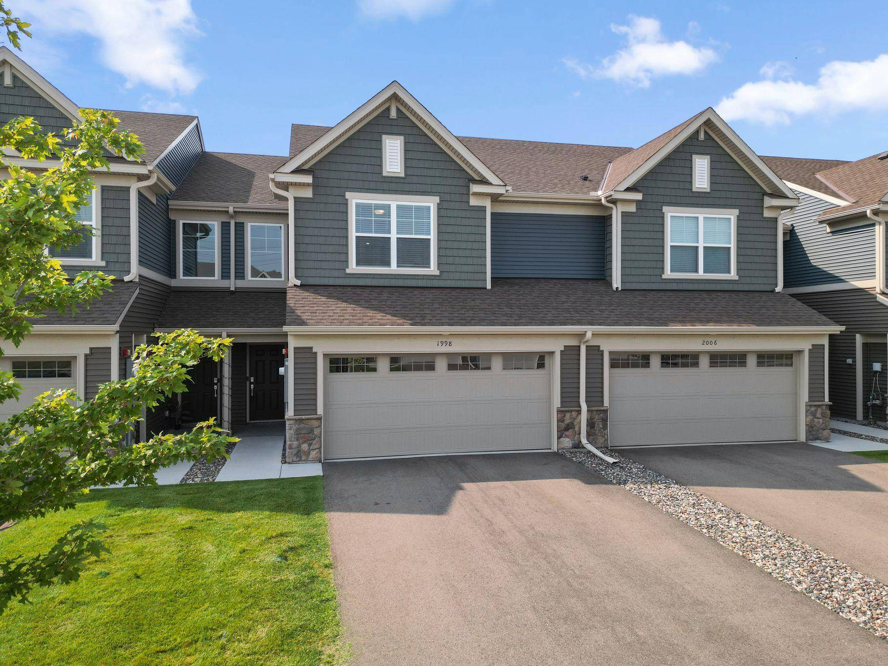 1998 Tyrone DR, Shakopee, MN 55379