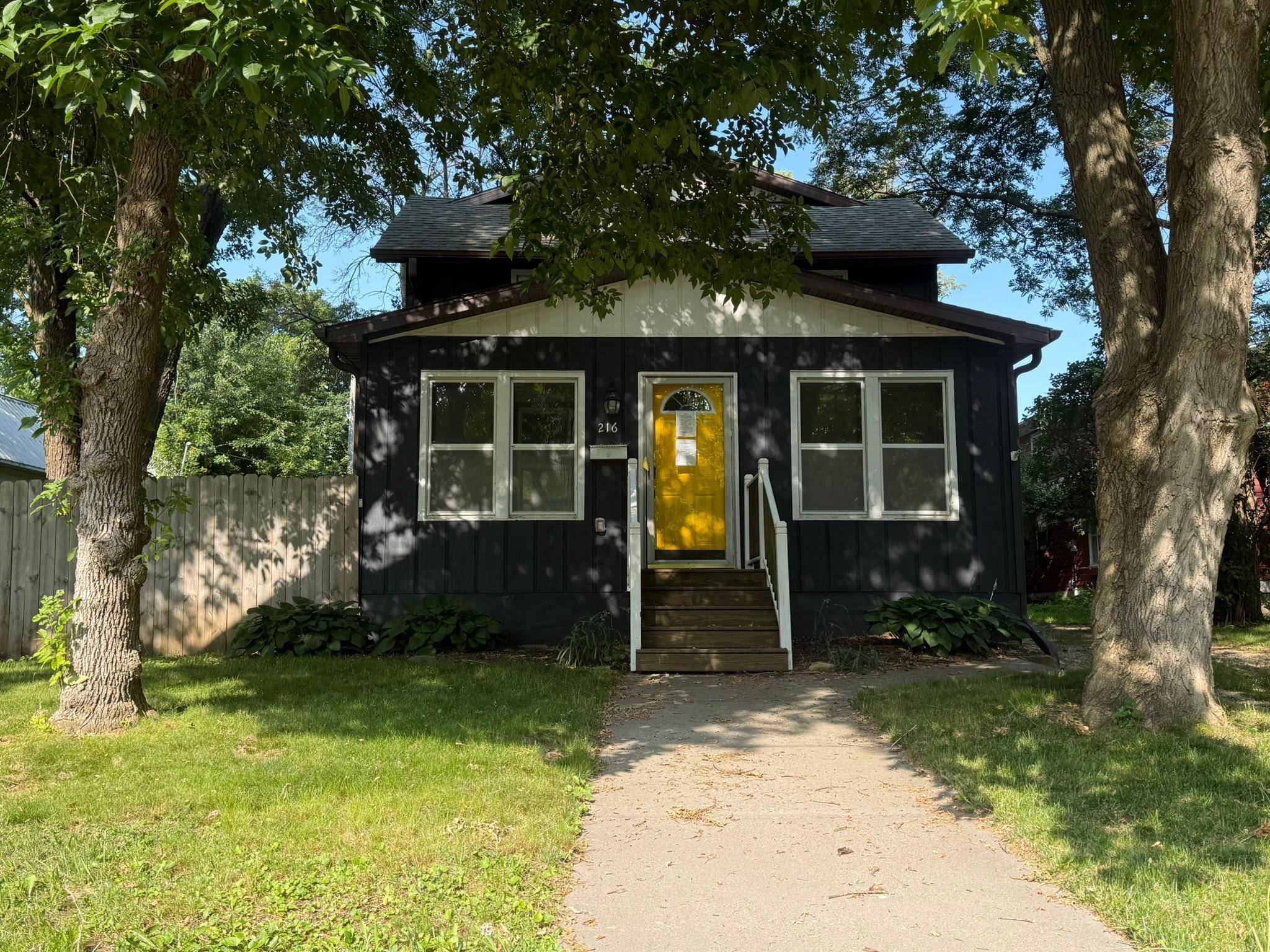 216 Highland AVE, Owatonna, MN 55060