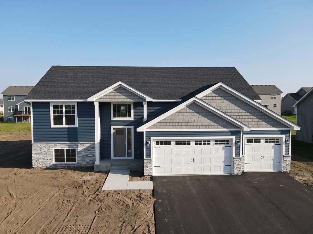 1001 Misty Meadow BLVD, Buffalo, MN 55313