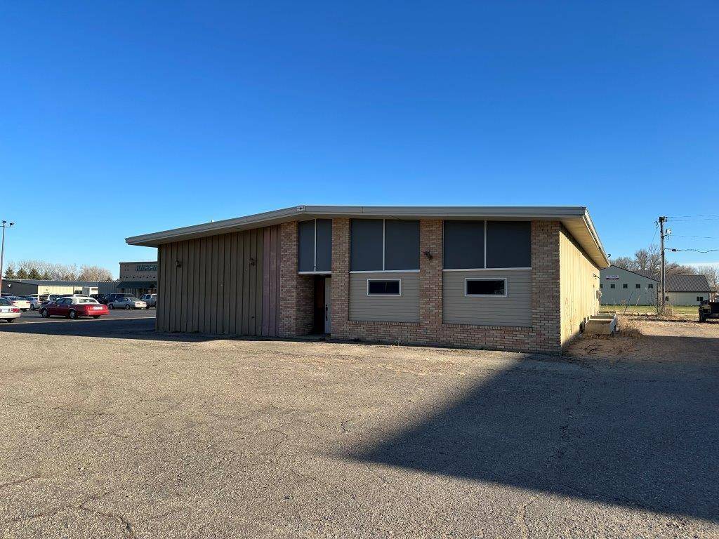 907 Saint Olaf AVE N, Canby, MN 56220