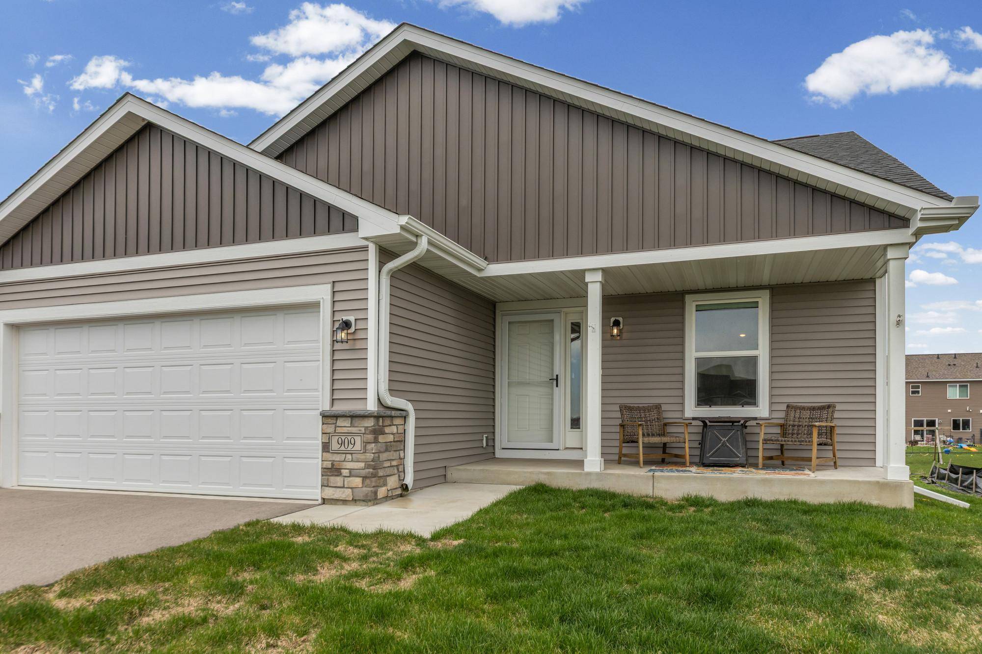 909 Emily CT NE, Montgomery, MN 56069