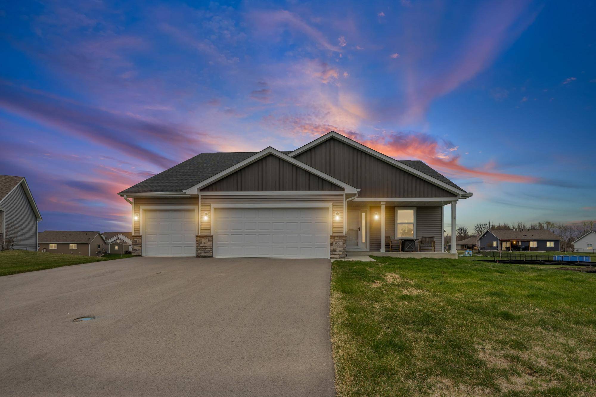 909 Emily CT NE, Montgomery, MN 56069