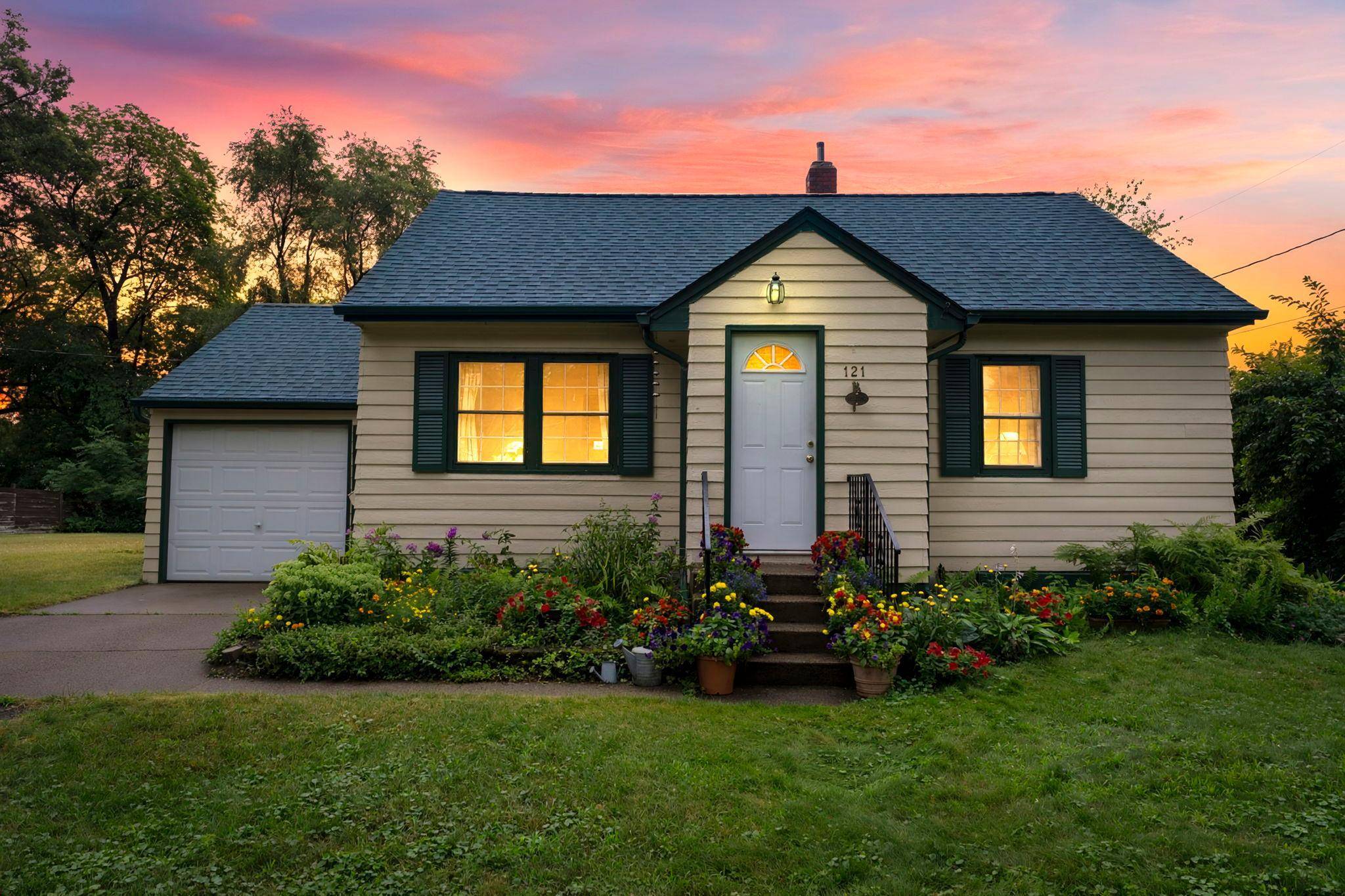 121 6th AVE NE, Cambridge, MN 55008