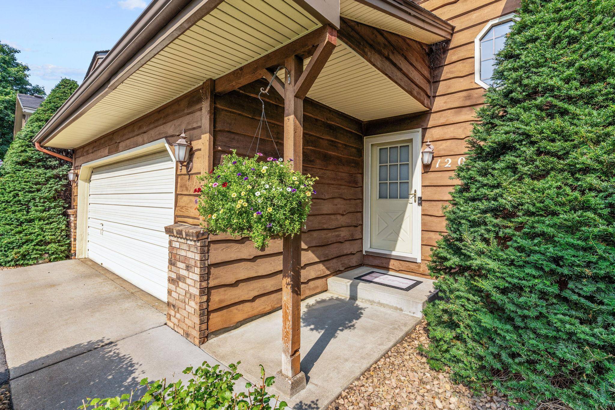 12000 Maryland CT, Champlin, MN 55316