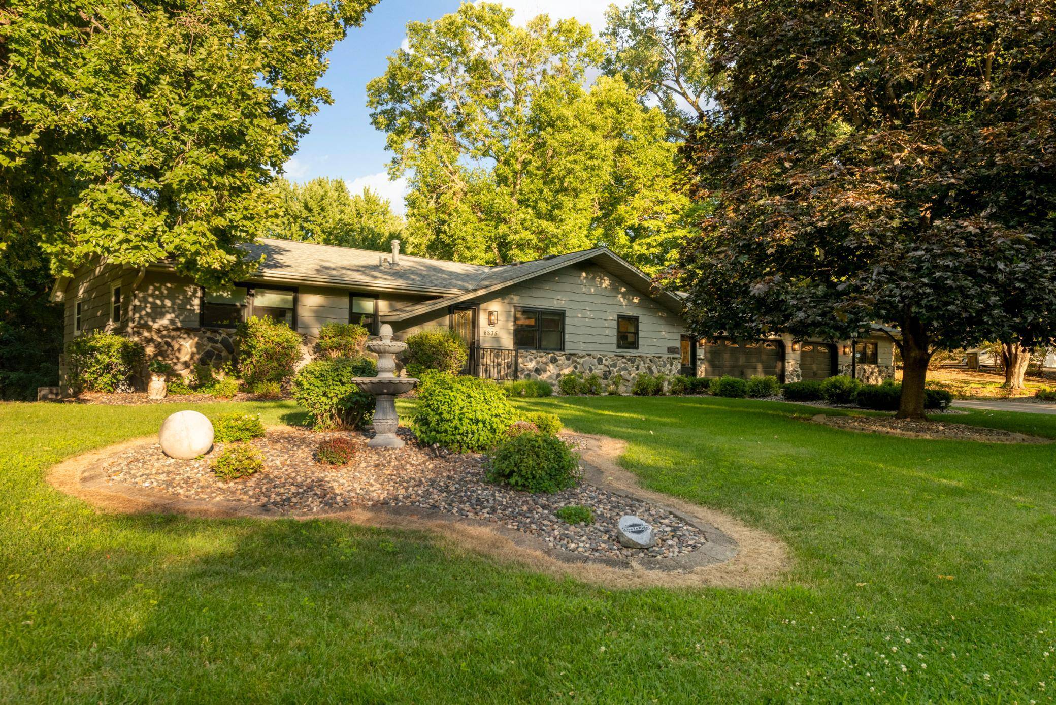 6835 Rosemary RD, Eden Prairie, MN 55346