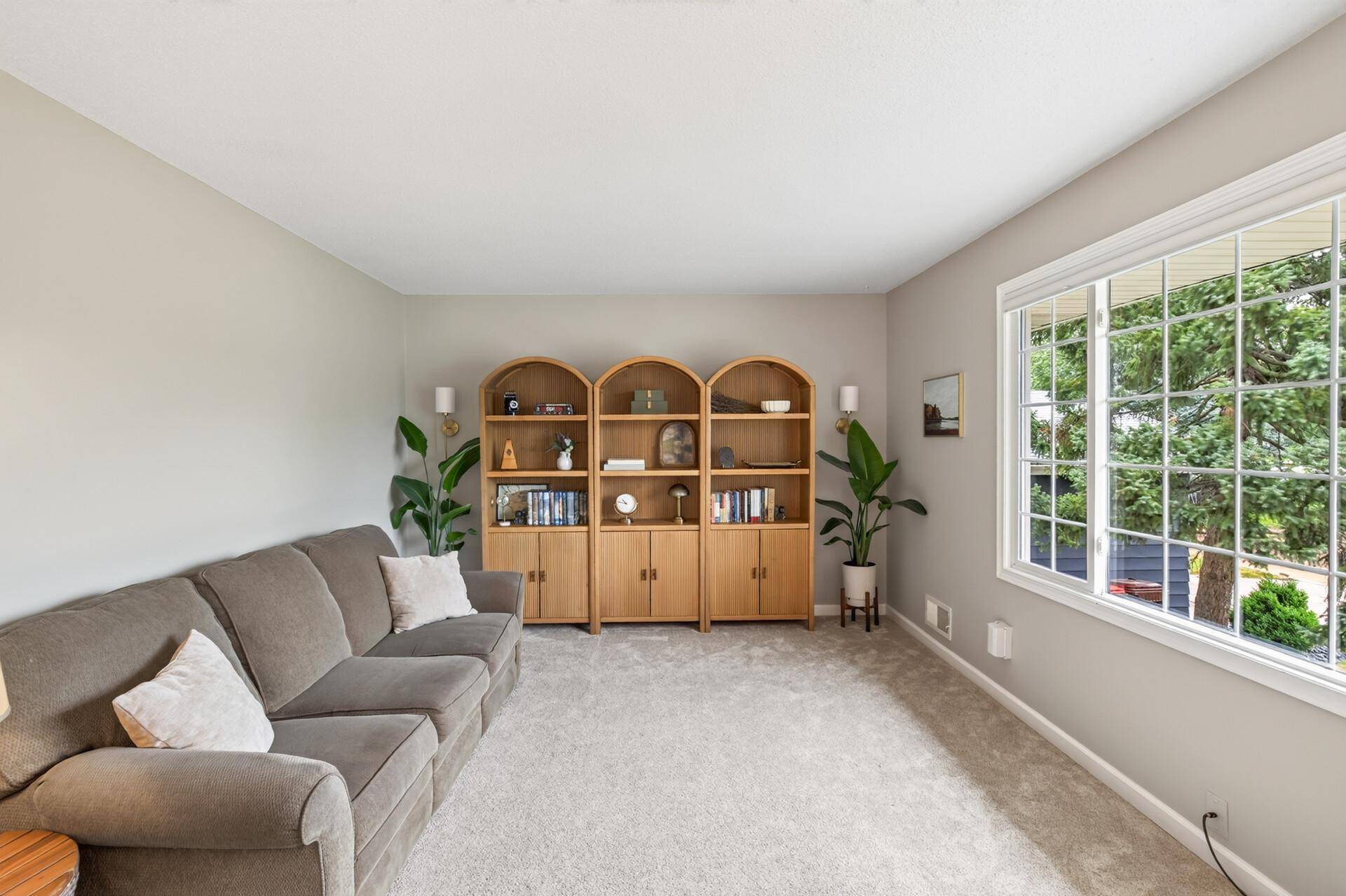 7433 Columbia CT, Woodbury, MN 55125