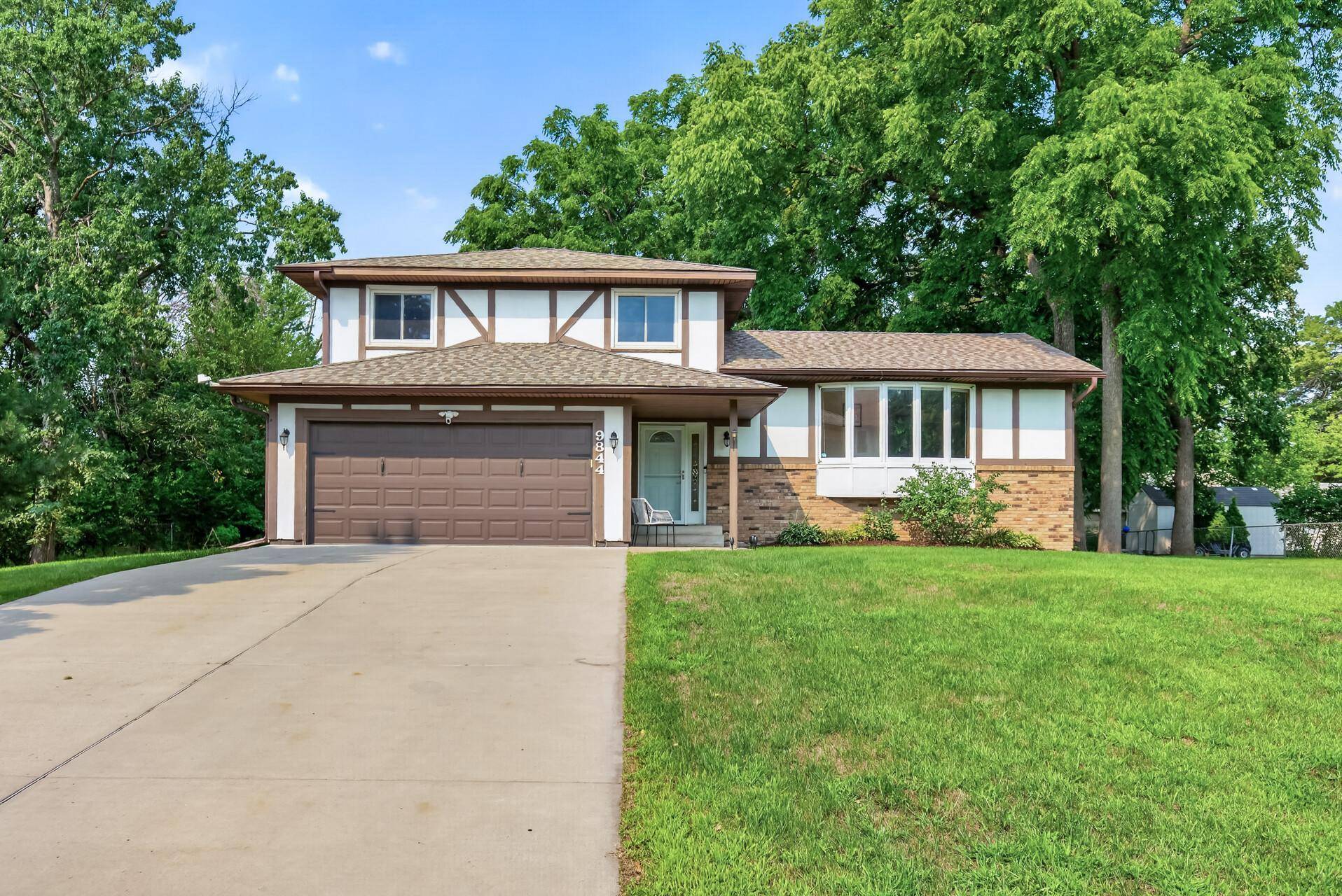 9844 NW Butternut ST NW, Coon Rapids, MN 55448