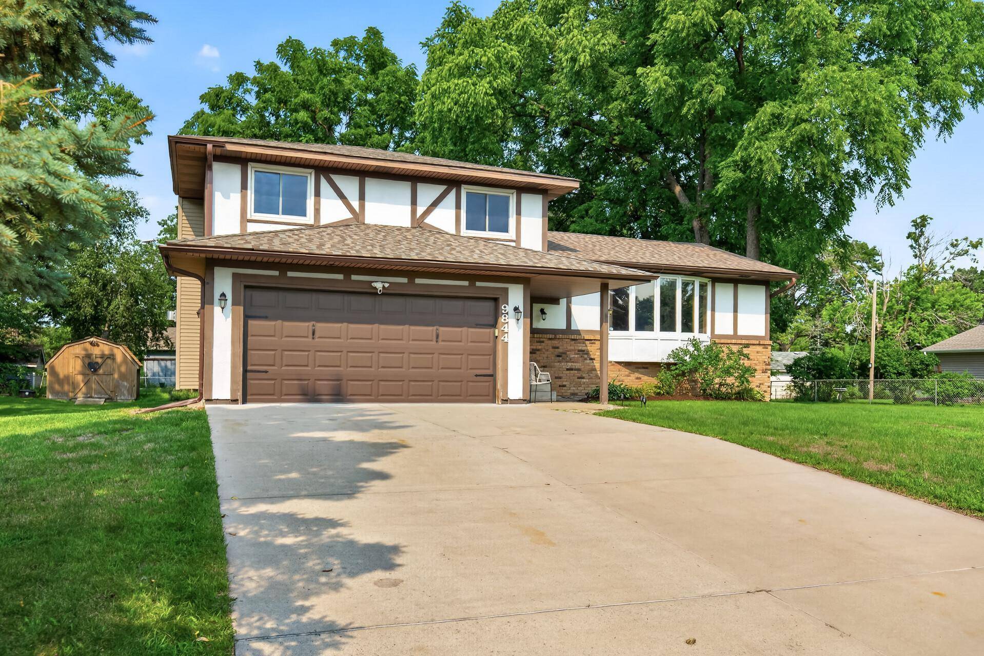 9844 NW Butternut ST NW, Coon Rapids, MN 55448