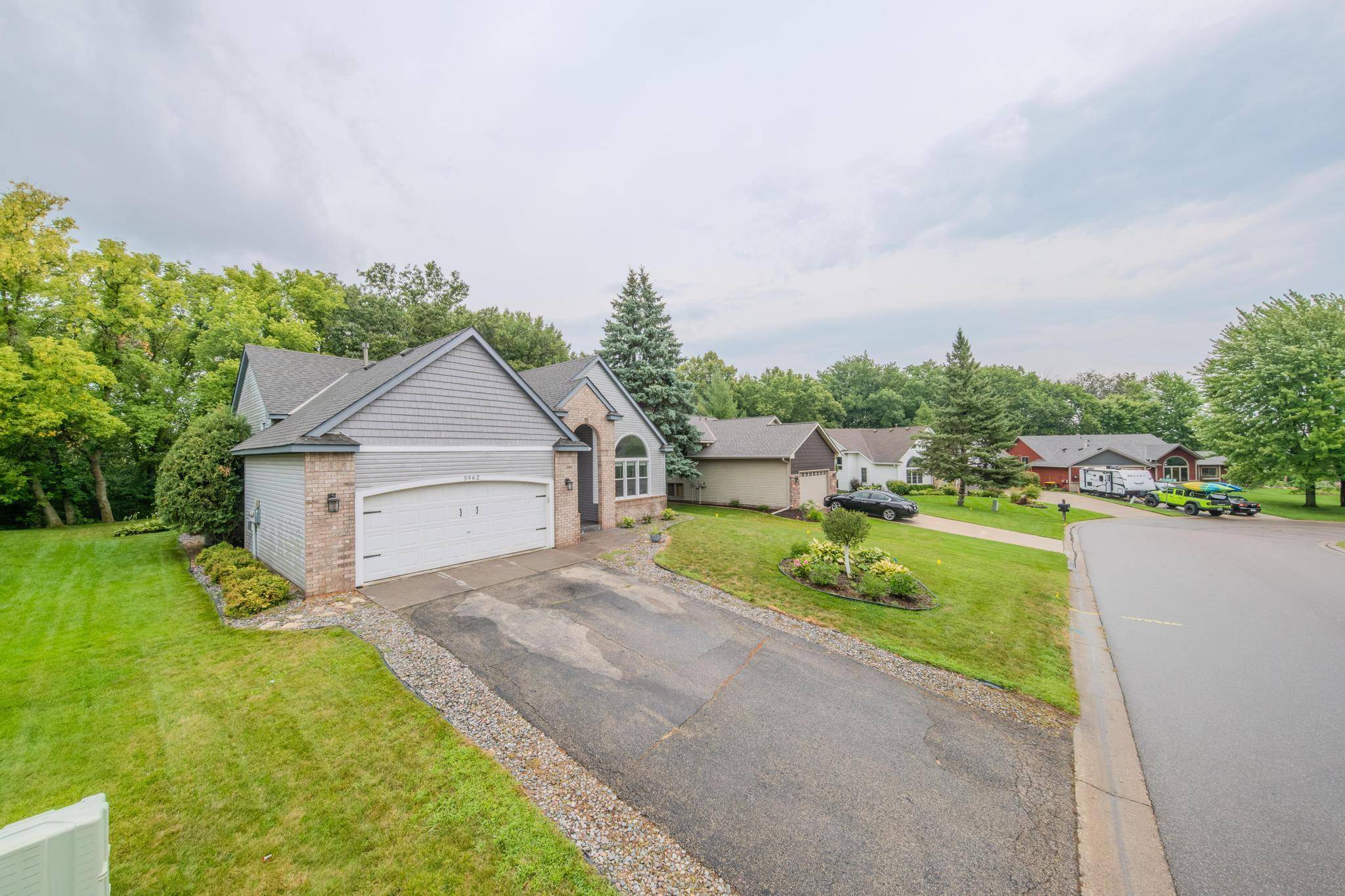 5962 N Ridge DR, Savage, MN 55378
