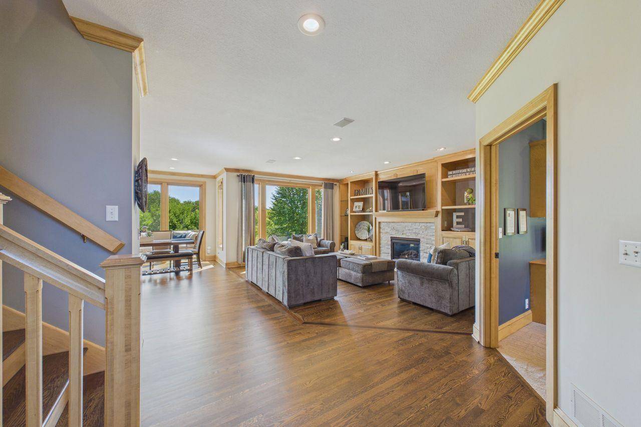 9365 Shetland RD, Eden Prairie, MN 55347