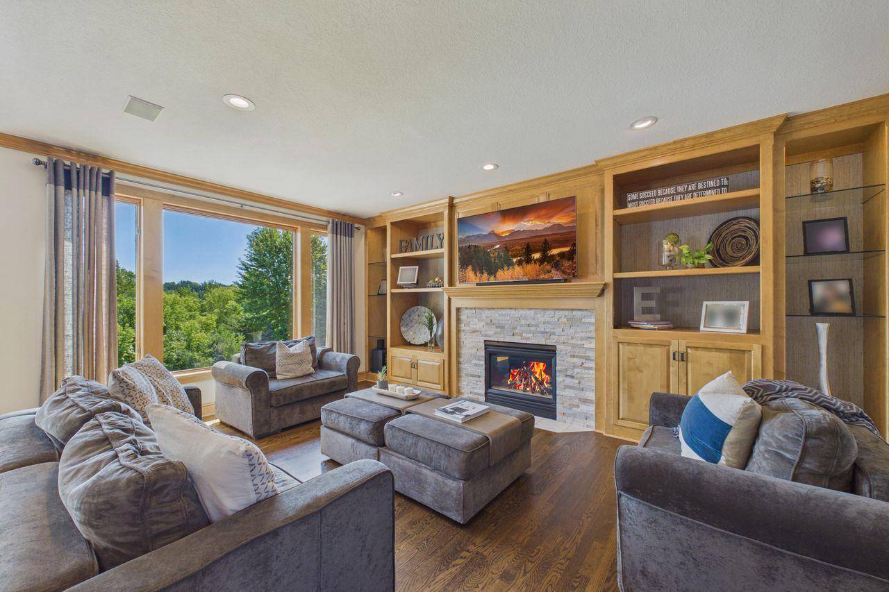 9365 Shetland RD, Eden Prairie, MN 55347