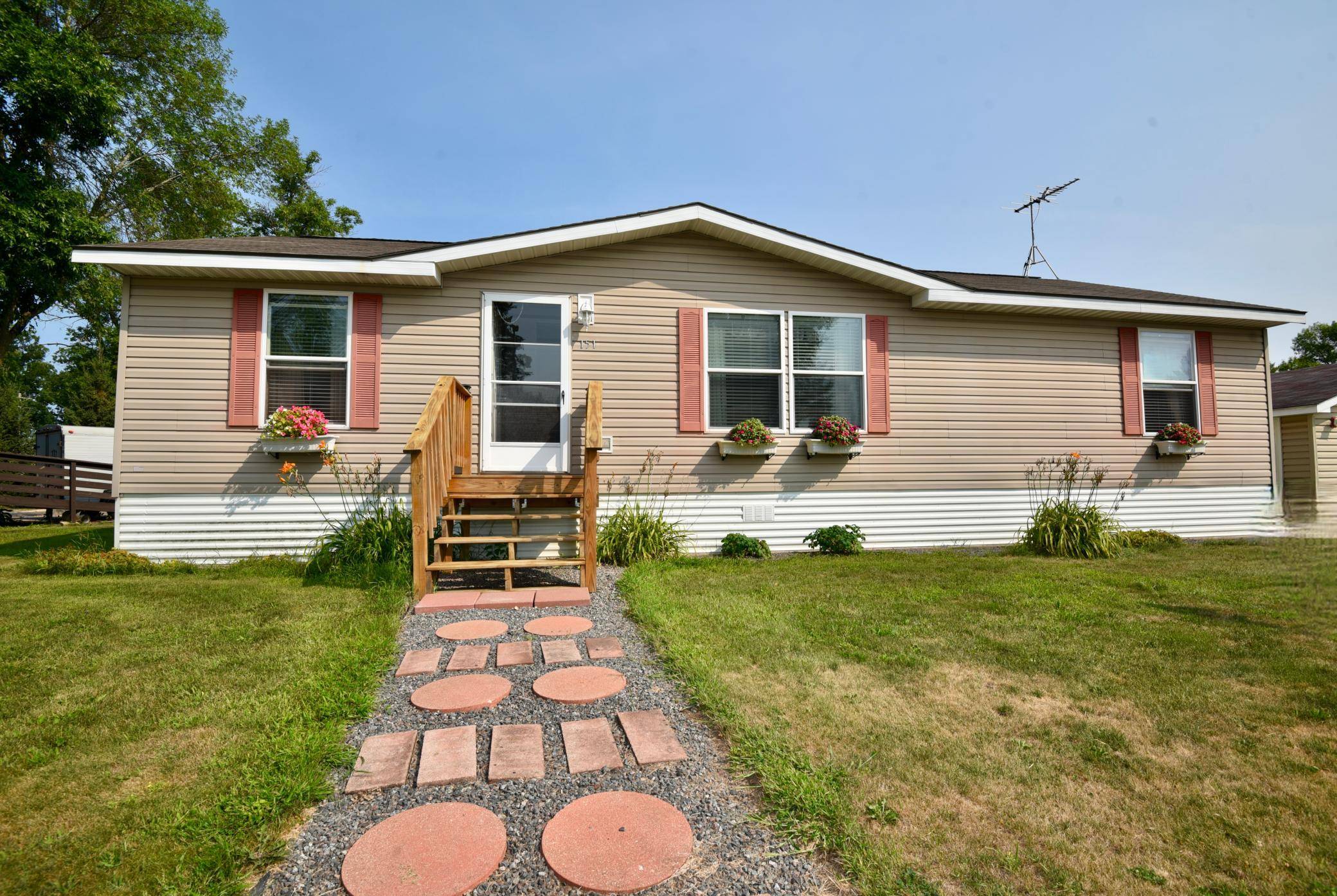 160 N Prospect AVE #151, Ogilvie, MN 56358