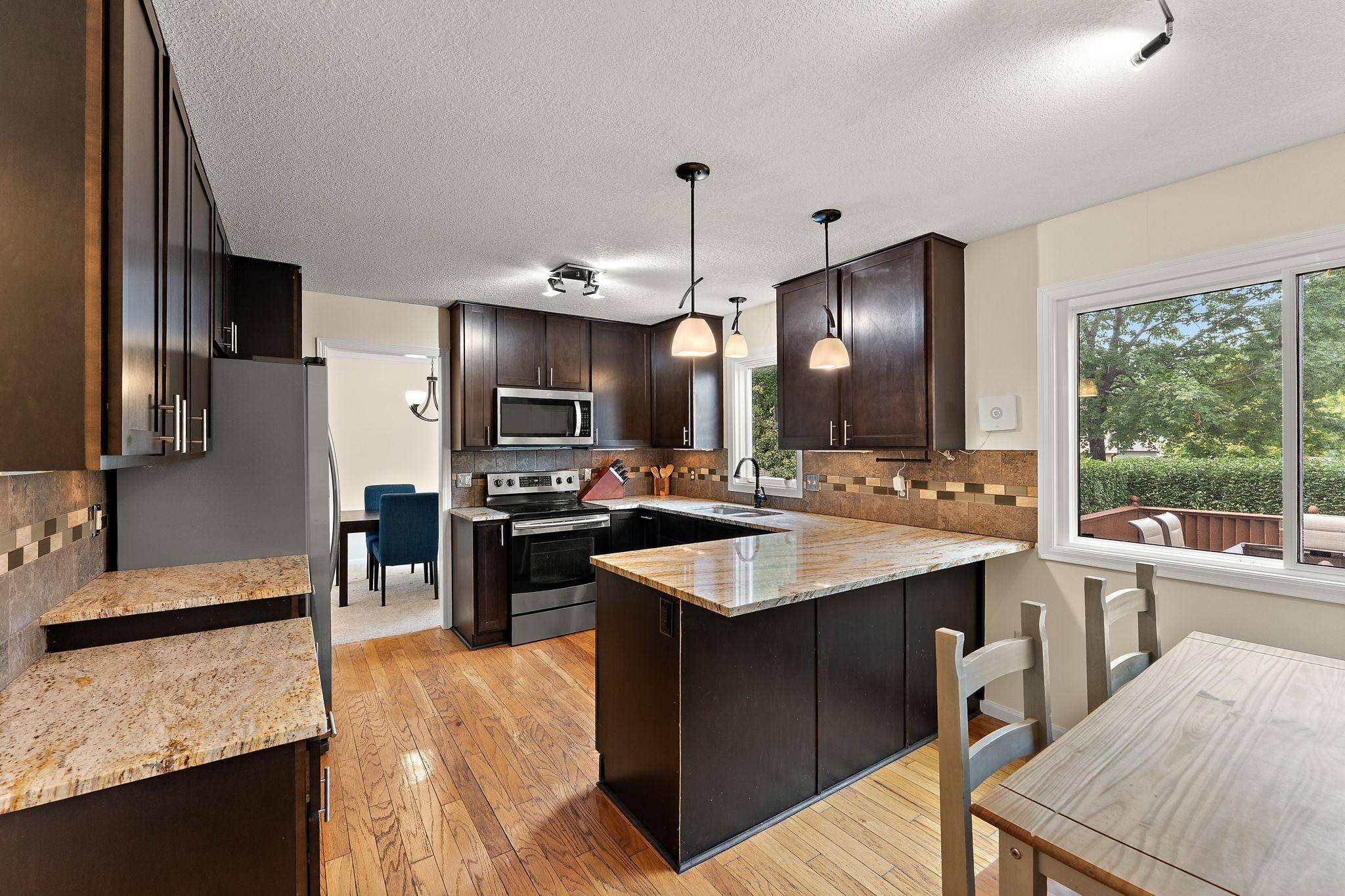 15659 Highview LN, Apple Valley, MN 55124