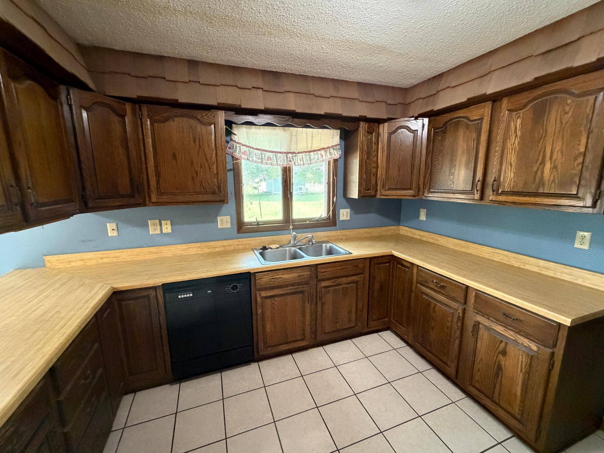 201 Birch AVE, Ashby, MN 56309
