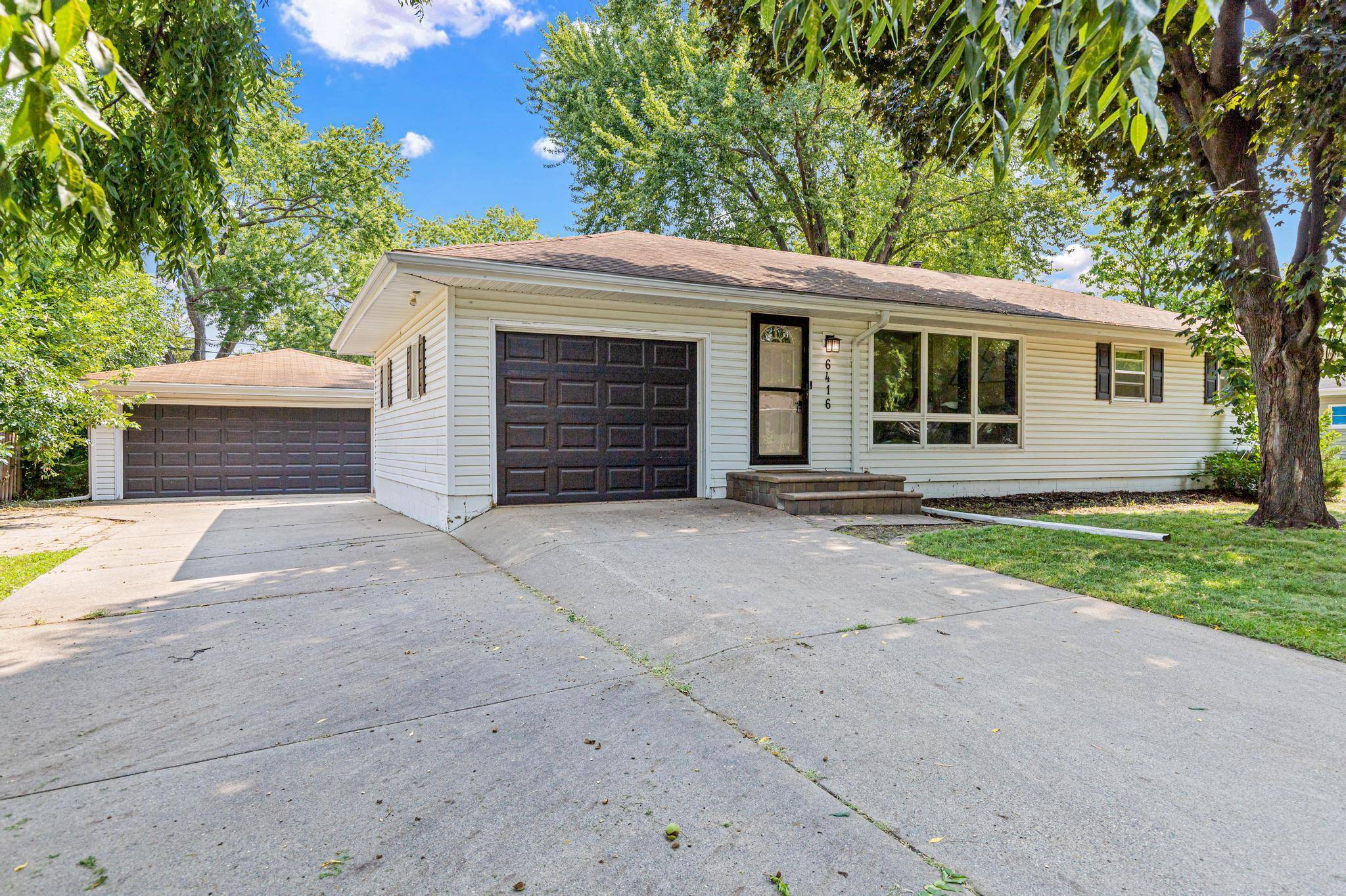 6416 Georgia AVE N, Brooklyn Park, MN 55428