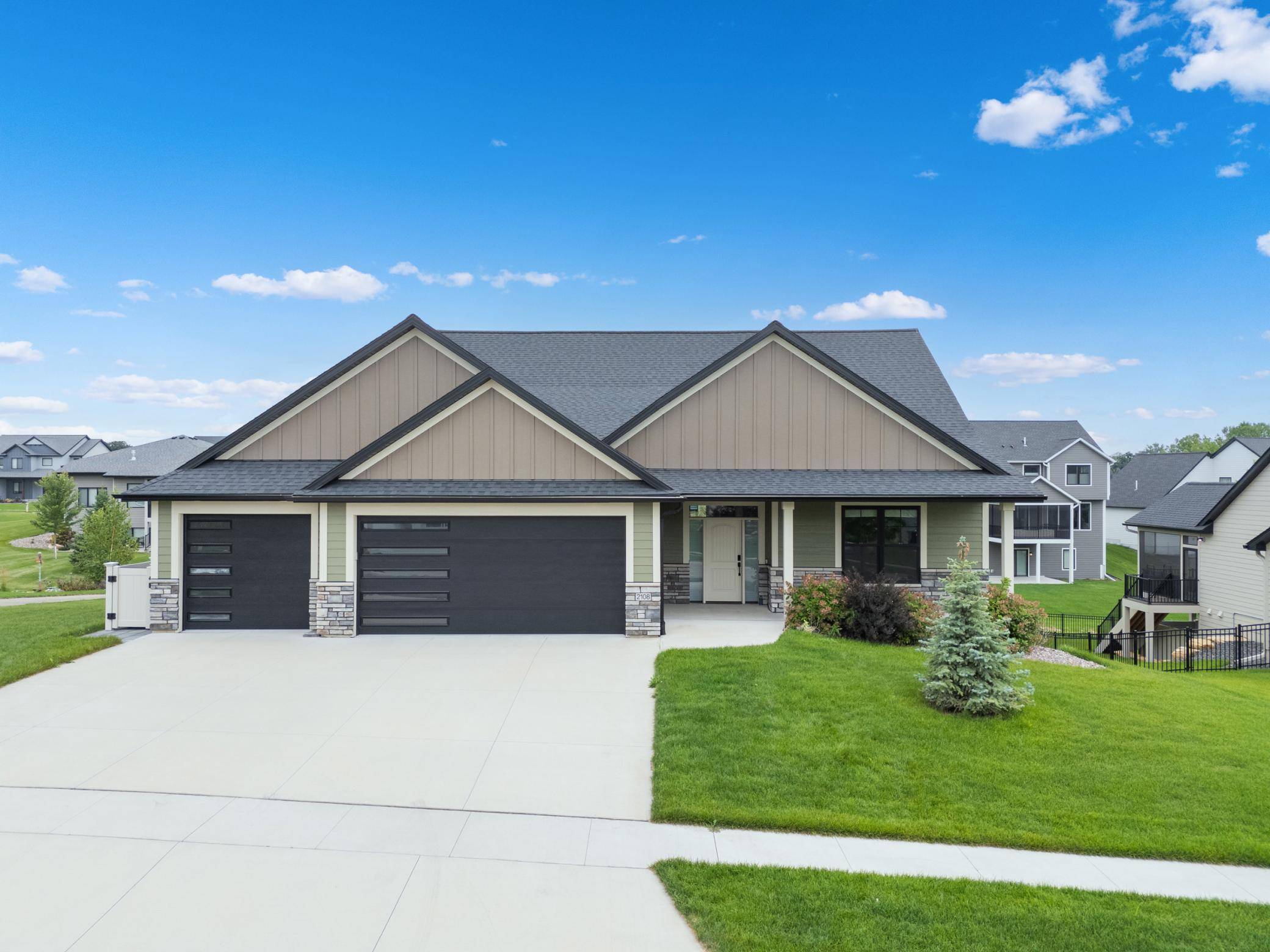 2108 Whitlee LN SW, Rochester, MN 55902