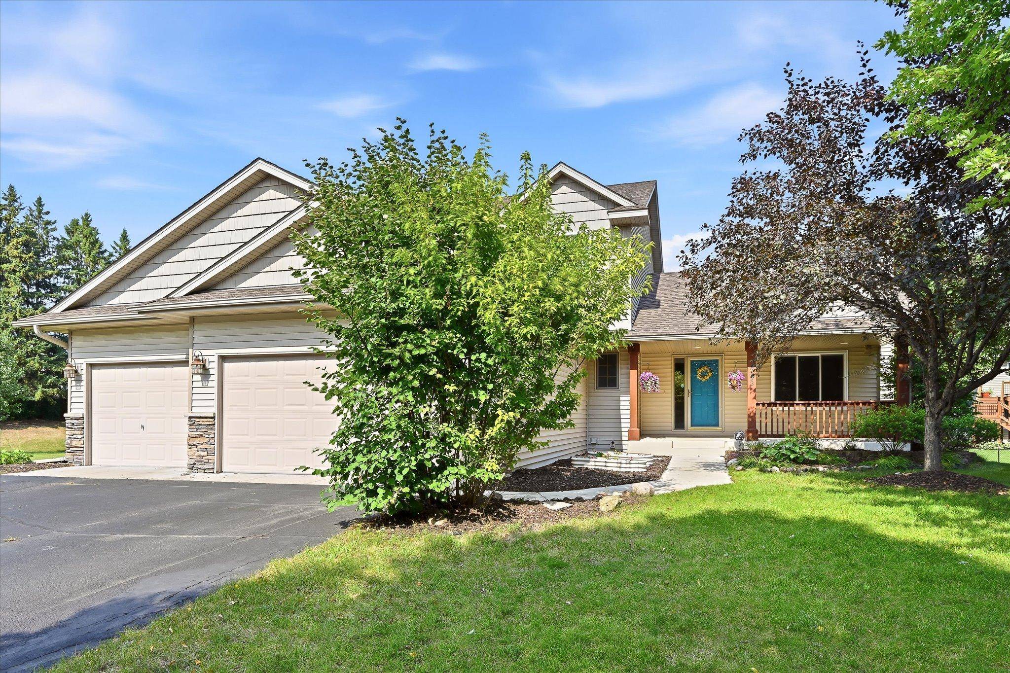 6592 Albert CT, Lino Lakes, MN 55038