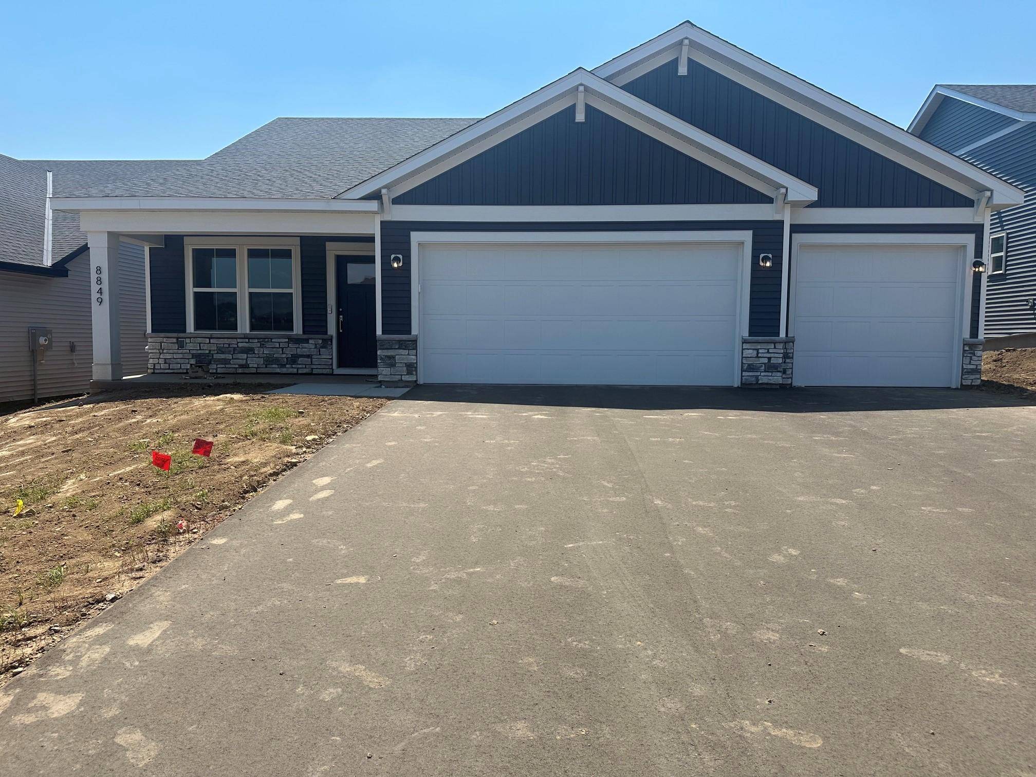 8849 63rd ST S, Cottage Grove, MN 55016