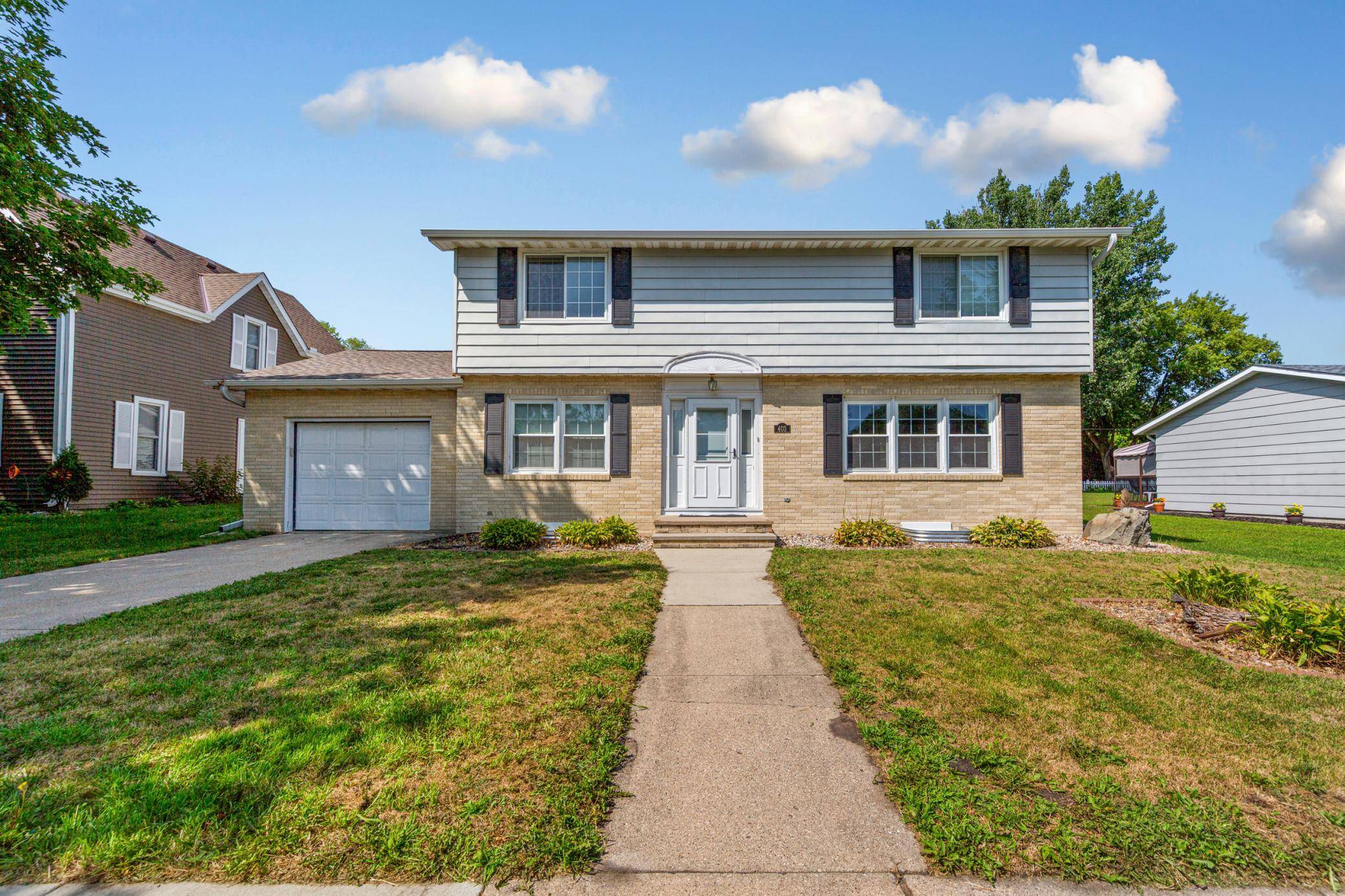 403 E Adams ST, Arlington, MN 55307